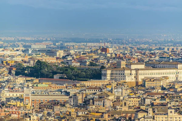 Vista aérea de Roma desde el mirador de la Basílica de San Pedro — Foto de Stock