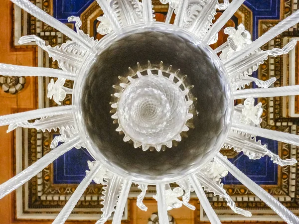 天花板吊灯卡皮托林博物馆, 罗马, 意大利 — 图库照片
