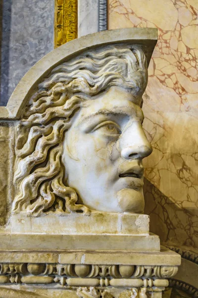 Antieke Man hoofd sculptuur — Stockfoto
