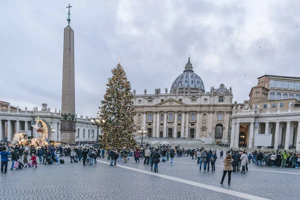 Saint Peters plein in Rome, Italië — Stockfoto