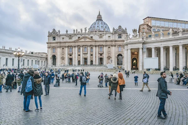 Η πλατεία του Αγίου Πέτρου στη Ρώμη, Ιταλία — Φωτογραφία Αρχείου