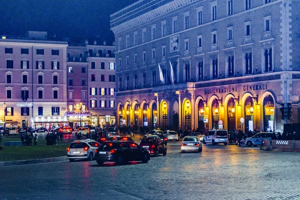 Piazza Venezia éjszakai jelenet, Róma, Olaszország — Stock Fotó