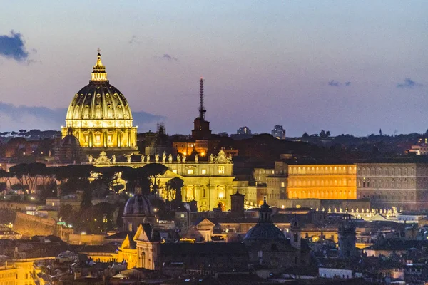 Cena noturna Roma Cityscape vista aérea — Fotografia de Stock