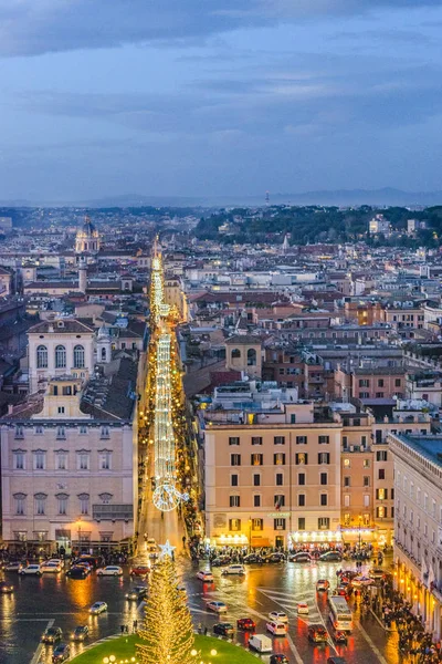 Ночная сцена Рима с воздуха — стоковое фото