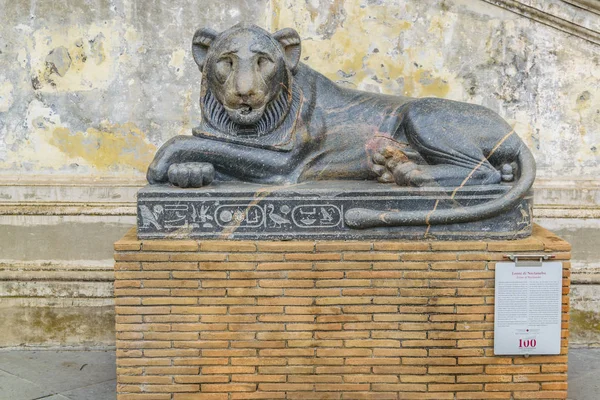 Escultura de Lyon antiga — Fotografia de Stock