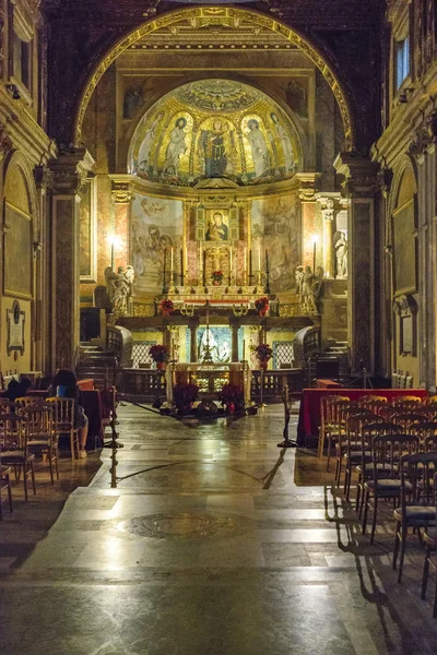Basilique Santa Francesca Romana Vue intérieure — Photo