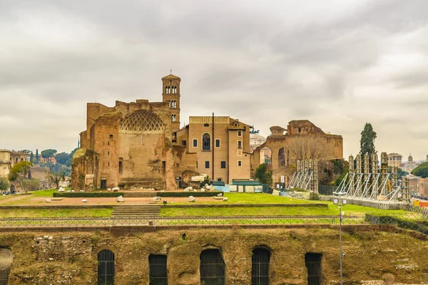 ウェヌスとローマ神殿、ローマ、イタリア — ストック写真