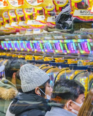 Pachinko, Tokyo, Japonya Oynayan İnsanlar