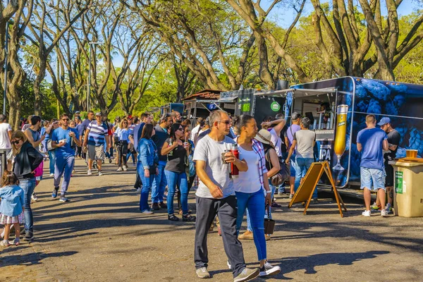 Publiek in Parque Rodo Park, Montevideo, Uruguay — Stockfoto