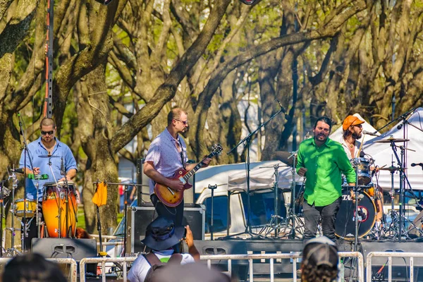 Banda de música tocando en Parque Rodo Park, Montevideo, Uruguay — Foto de Stock