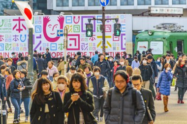 Shibuya geçerken, tokyo, Japonya