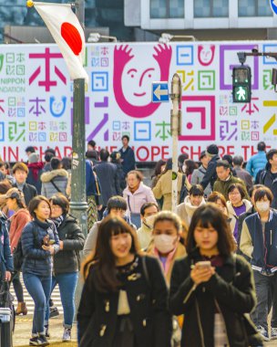 Shibuya geçerken, tokyo, Japonya