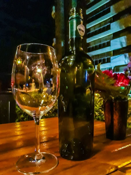 La botella de vidrio – La Noche en Vino.
