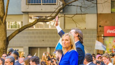 MONTEVIDEO, URUGUAY, MARCH - 2020 - Yeni başkan Luis Lacalle Pou Herrera ve başkan yardımcısı Beatriz Argimon varsayım geçit töreninde