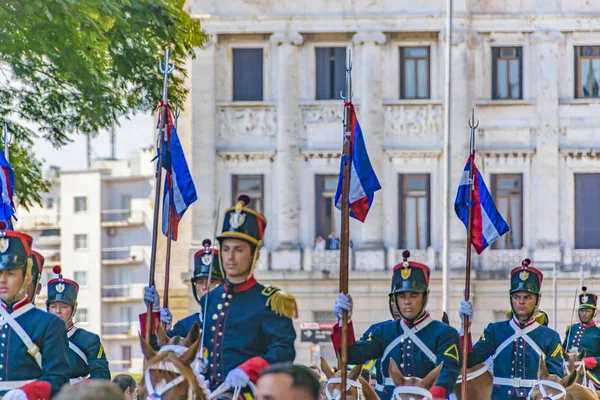 Montevideo Uruguay 2020年3月2020年3月 ウルグアイ共和国新大統領としてラカレ ヘレラの就任パレードとしての軍事警備 — ストック写真