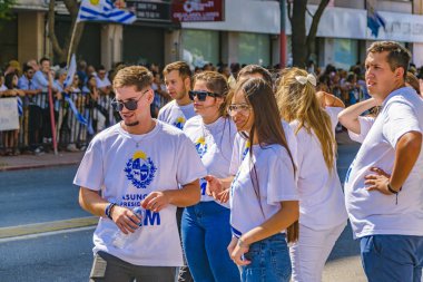 MONTEVIDEO, URUGUAY, MARCH - 2020 - Genç aktivist Lacalle Pou Herrera 'nın yeni Uruguay cumhurbaşkanı olduğunu varsayıyor 