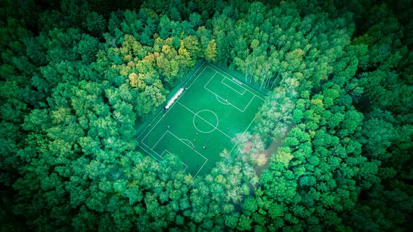 Fußballplatz mescherskiy park lizenzfreie Stockbilder