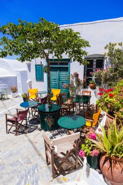 Yunanistan'ın büyüleyici geleneksel Taverna. Amorgos Adası