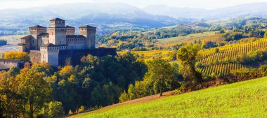 İtalya - Torrechiara Ortaçağ Kalesi, Parma kaleleri