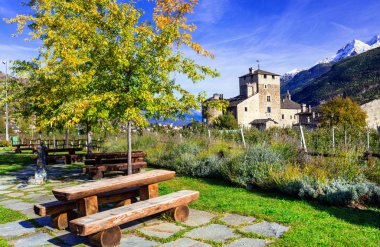 Güzel Ortaçağ Kalesi, Valle d'Aosta - Sarriod de La Tour,