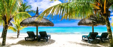 Tropikal tatil - turkuaz Denizi ve beyaz kumlu plajları, Mauritius Adası