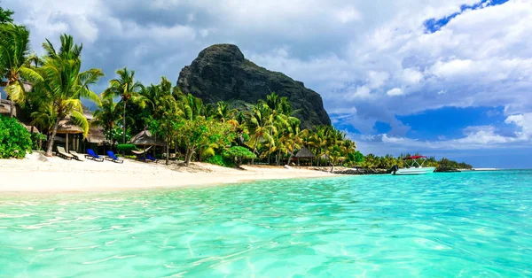 Bellissima isola Mauritius. Spiaggia di Le Morne — Foto Stock