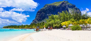 Le Morne Mauritius çarpıcı. Sahilde binme