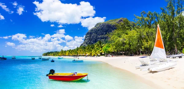 Water sportactiviteiten in prachtige Mauritius eiland — Stockfoto