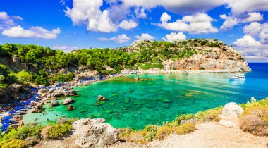 Rodos Adası güzel zümrüt plajları. Yunanistan