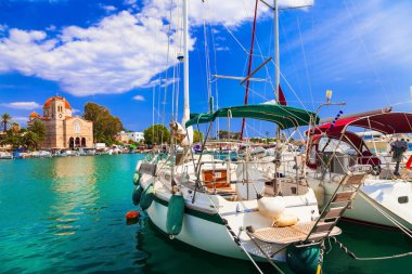 Güzel Yunan Adaları - sevimli sakin Aegina yelken.