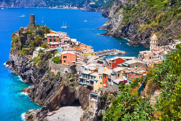 Όμορφο μικρό ψαροχώρι Βερνάτσα στο Cinque terre, Liguria, Ιταλία. — Φωτογραφία Αρχείου