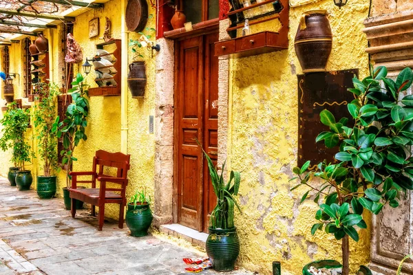 Encantadoras calles coloridas del casco antiguo de Rethymno, isla de Creta , —  Fotos de Stock
