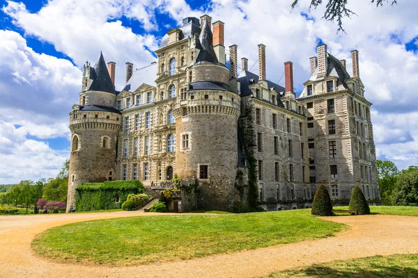 Tajemné hrady a zámky Francie - Chateau de Brissac, údolí Loiry — Stock fotografie