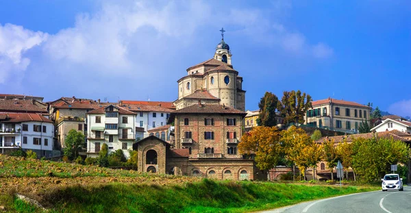 Auténtico pueblo medieval de Bubbio en la región del Piamonte de Italia —  Fotos de Stock