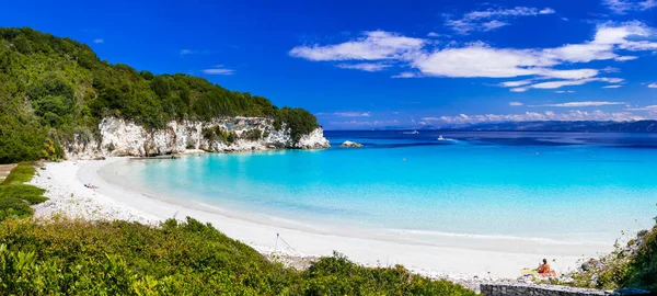 Hermosas islas jónicas - Anti Paxos con playas de color turquesa. Países Bajos . — Foto de Stock