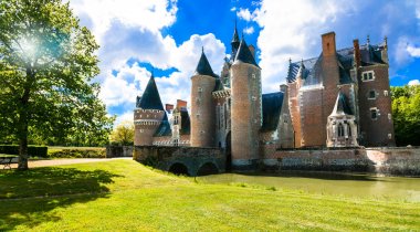 Loire Vadisi - güzel Chateau du Mulin romantik Ortaçağ kaleleri