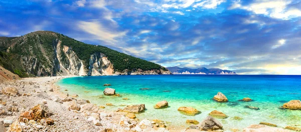 Захватывающие пляжи Греции - Миртос в Кефалонии. Ионический остров — стоковое фото