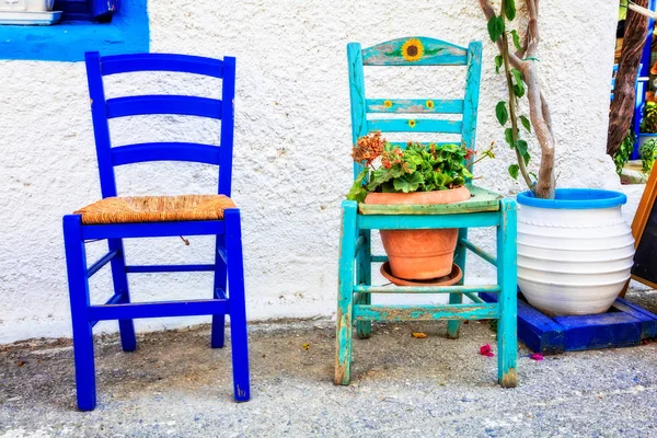 Charmante traditionelle Straßenbars und Tavernen Griechenlands. Insel Kos. — Stockfoto