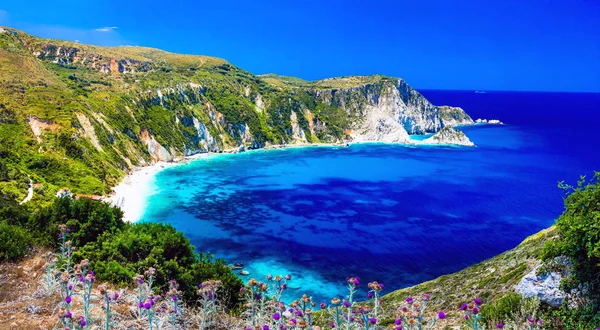 Amazing Greece series - beautiful beach Petani in Kefalonia island. — Stock Photo, Image