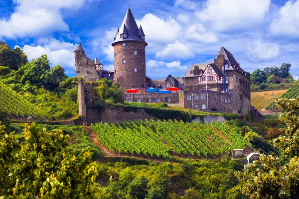 Romantische Rijn vallei rivier met prachtige kastelen. Reizen in Duitsland. — Stockfoto