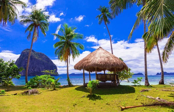 Escapada tropical - belleza salvaje de la isla de Filipinas, paisajes increíbles . — Foto de Stock