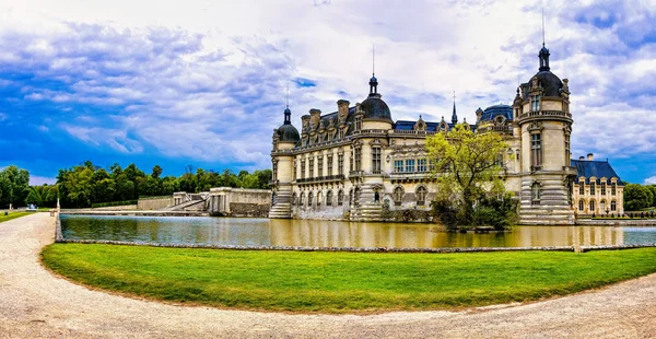 Castelos famosos da França - Castelo Real de Chantilly — Fotografia de Stock