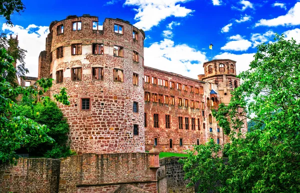 Magnifika Schloss Heidelberg - fantastiska slott i Tyskland, populär attraktion. — Stockfoto