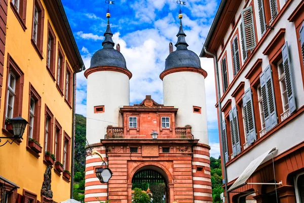 Almanya - Heidelberg güzel şehirleri. Gates Karl Theodor Köprüsü. — Stok fotoğraf