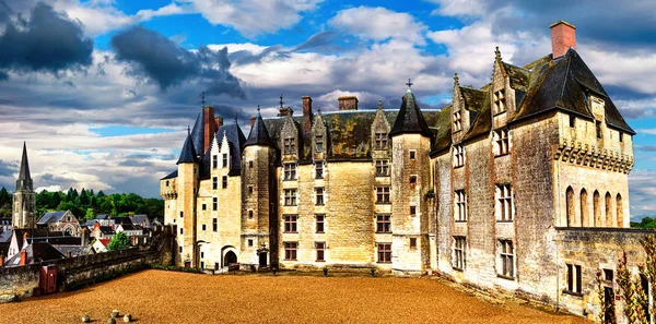 Sevärdheter av Frankrike-slott i Loire valley.impressive Langeais — Stockfoto