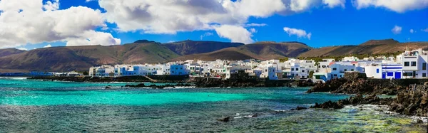 Lanzarote szigetén. Szép halászati falu Punta Mujeres, Spanyolország. — Stock Fotó