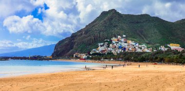Tenerife tatil ve Simgesel - güzel bir plaj las Teresitas, panoramik.