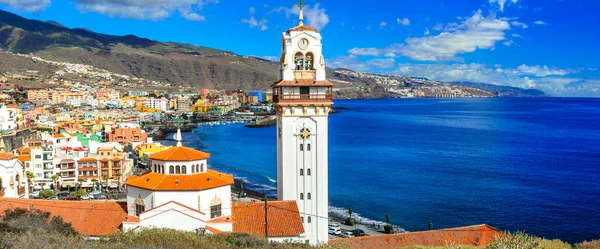 Vacaciones en Tenerife y lugares de interés - Candelaria ciudad con famosa basílica . —  Fotos de Stock