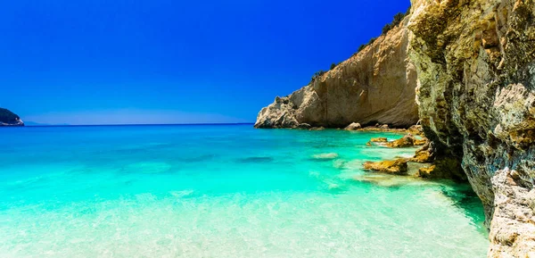Tyrkysové moře úžasné pláže Porto Katsiki. Ostrov Lefkada, Řecko. — Stock fotografie