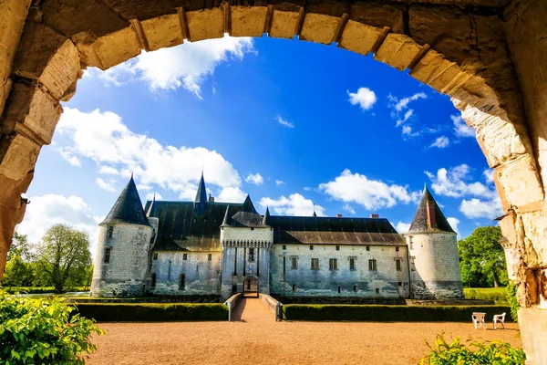 Fairytale medeltida slott iof Loiredalen - Le Plessis Bourre. — Stockfoto